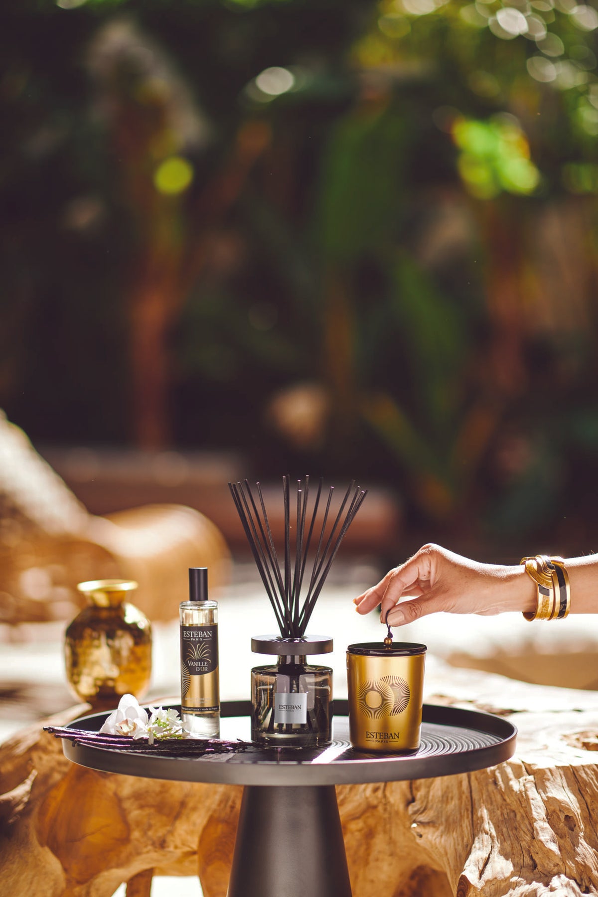 Bouquet parfumé Esteban Paris Parfums avec bâtonnets, bougie parfumée et recharge de parfum d’intérieur